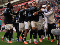 ����� ���