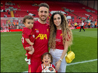 ����� ����