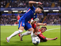 ����� ����