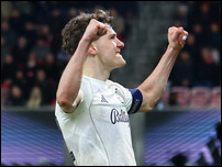 ����� ����