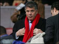 ����� ����