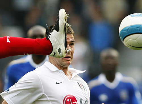 ����� ����