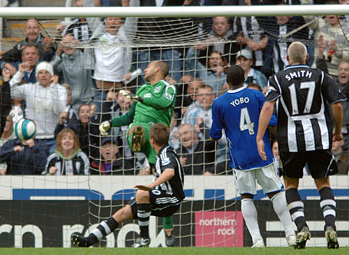 ����� ����