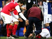 �������