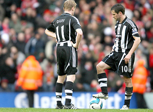 ����� ����