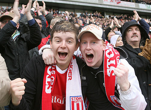 ����� ����