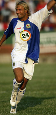 ����� ����