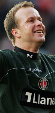 ����� ����